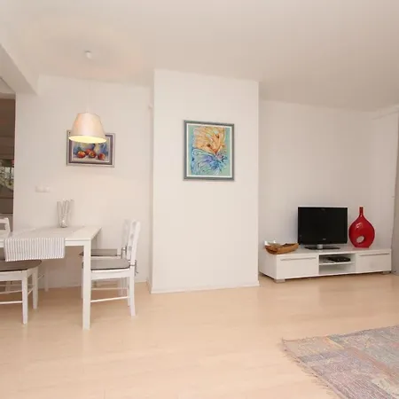 Makado Apartment Marin アパート